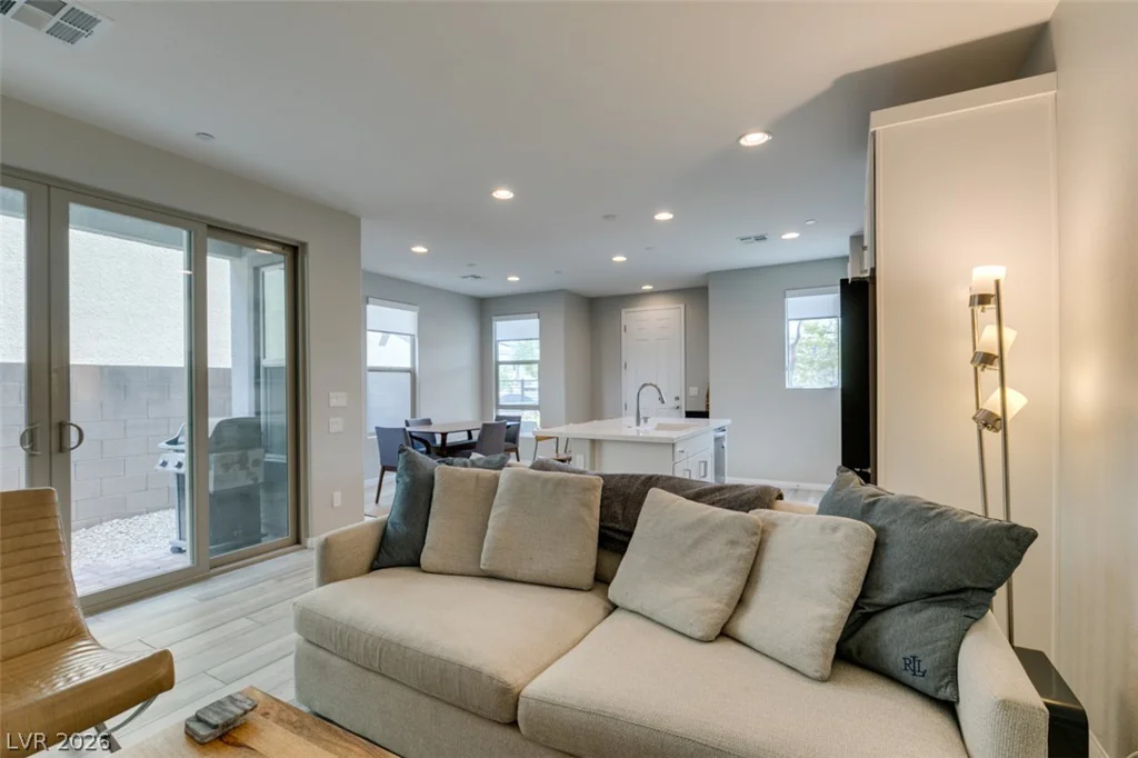 11755 Emerald Lake, Las Vegas, NV 89138