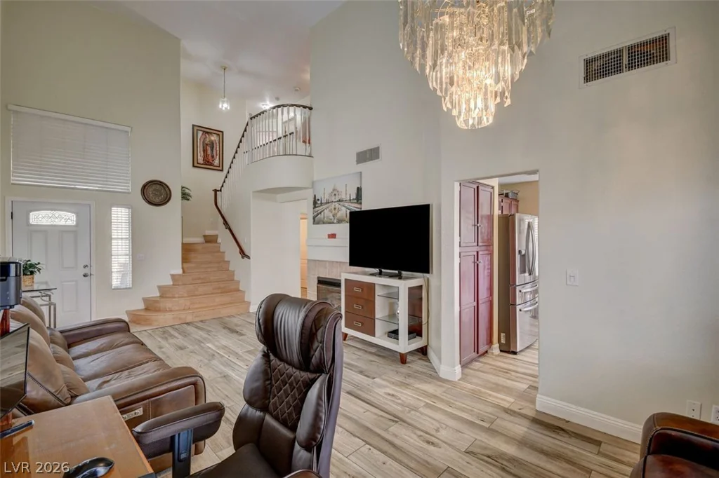 5700 Royal Castle, Las Vegas, NV 89130