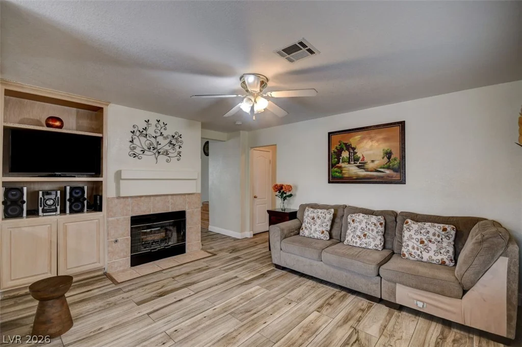 5700 Royal Castle, Las Vegas, NV 89130