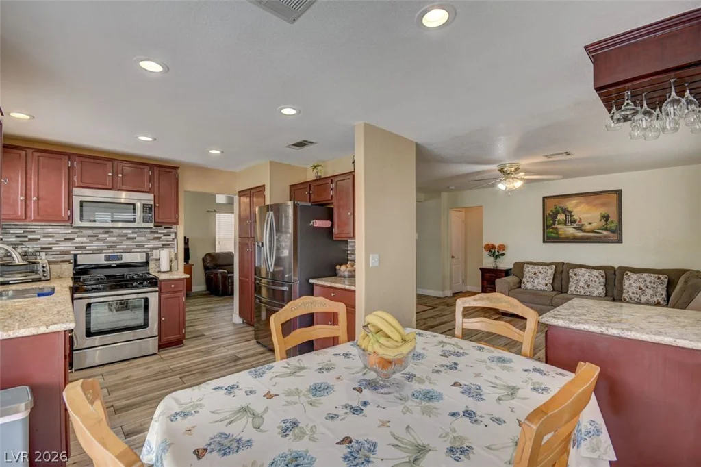 5700 Royal Castle, Las Vegas, NV 89130