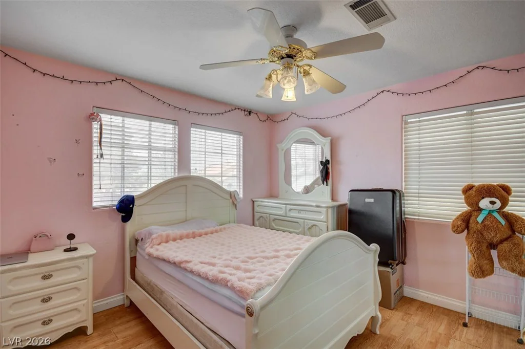5700 Royal Castle, Las Vegas, NV 89130
