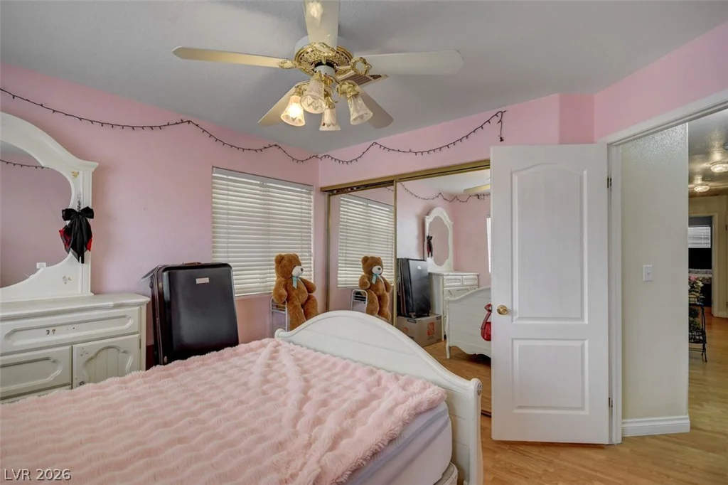 5700 Royal Castle, Las Vegas, NV 89130