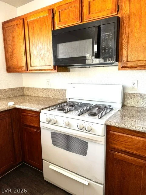 5032 Rainbow, Las Vegas, NV 89118