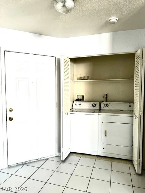 5032 Rainbow, Las Vegas, NV 89118
