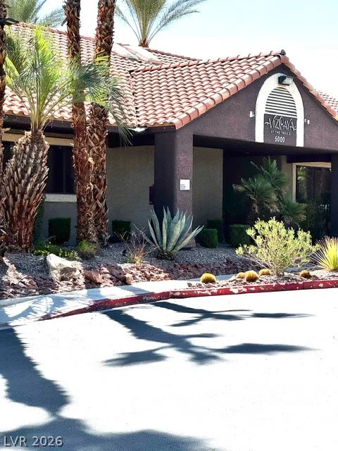 5032 Rainbow, Las Vegas, NV 89118