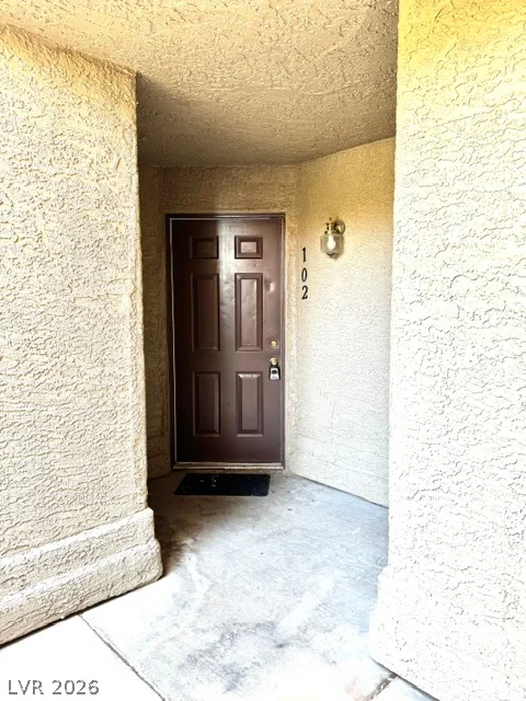 5032 Rainbow, Las Vegas, NV 89118