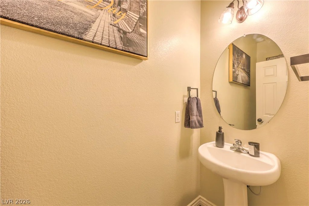1908 Ashburn, North Las Vegas, NV 89032