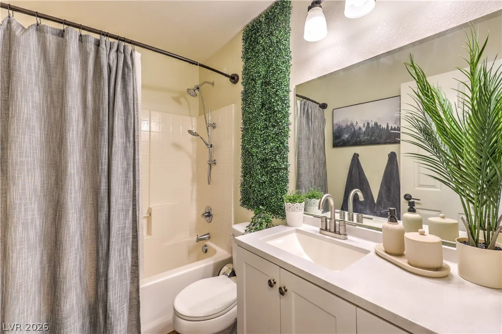 1908 Ashburn, North Las Vegas, NV 89032