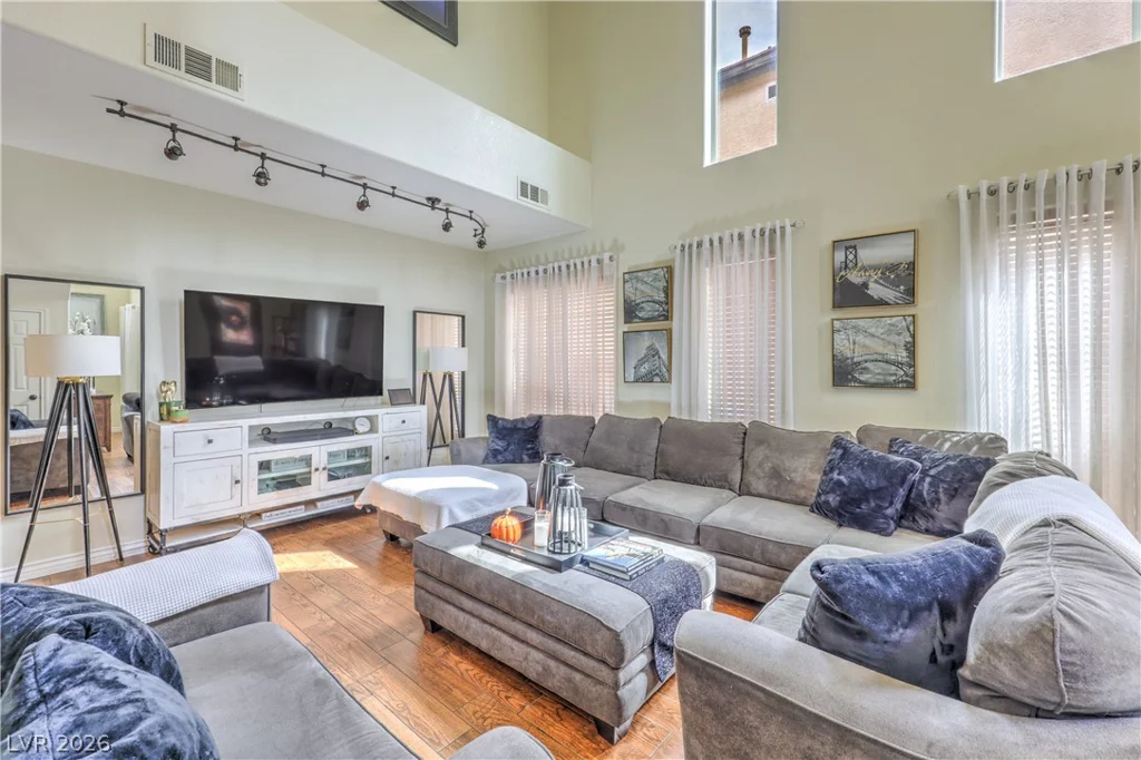1908 Ashburn, North Las Vegas, NV 89032