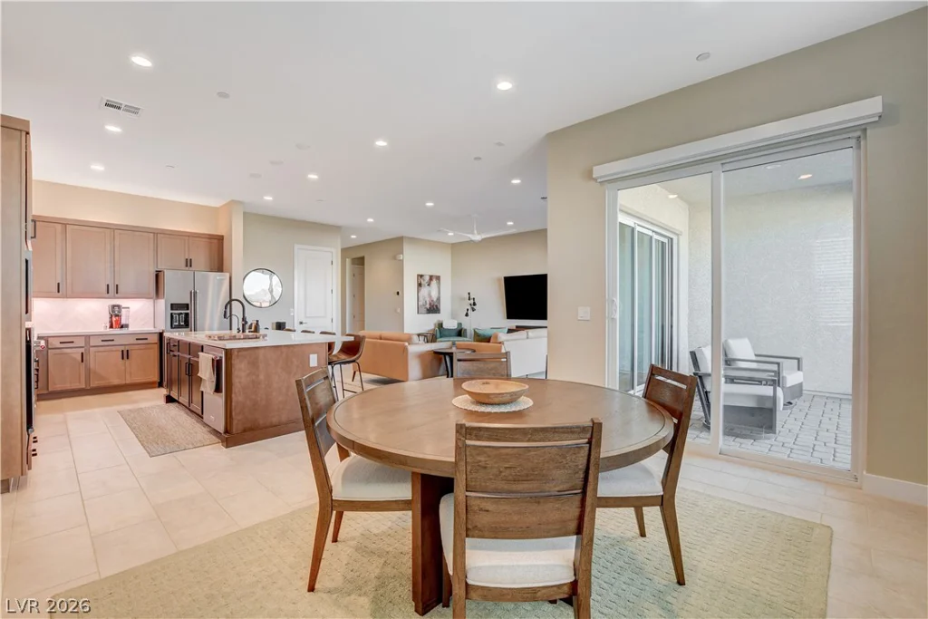 9006 Coastal Oaks, Las Vegas, NV 89166