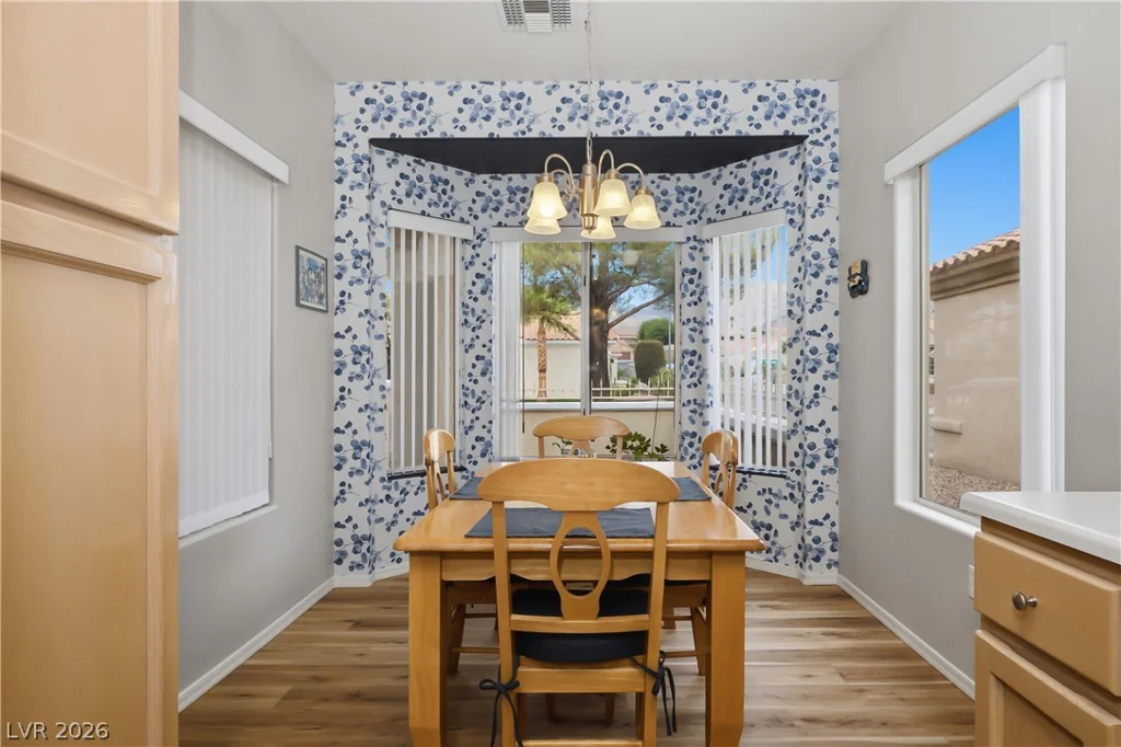 2002 Bellview, Las Vegas, NV 89134