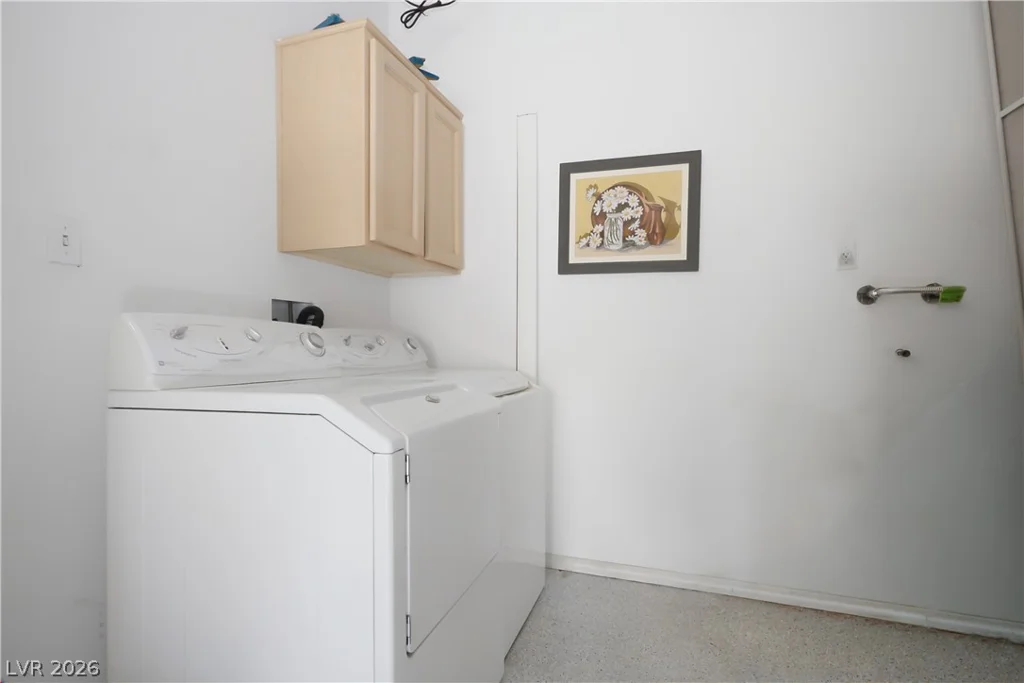 2002 Bellview, Las Vegas, NV 89134