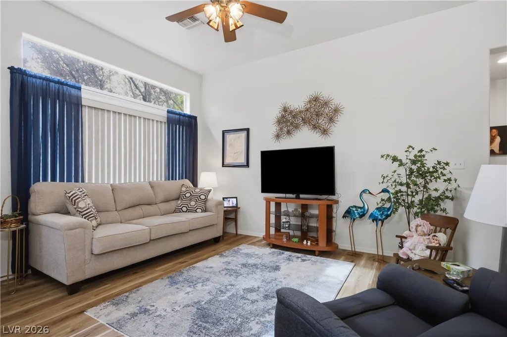 2002 Bellview, Las Vegas, NV 89134