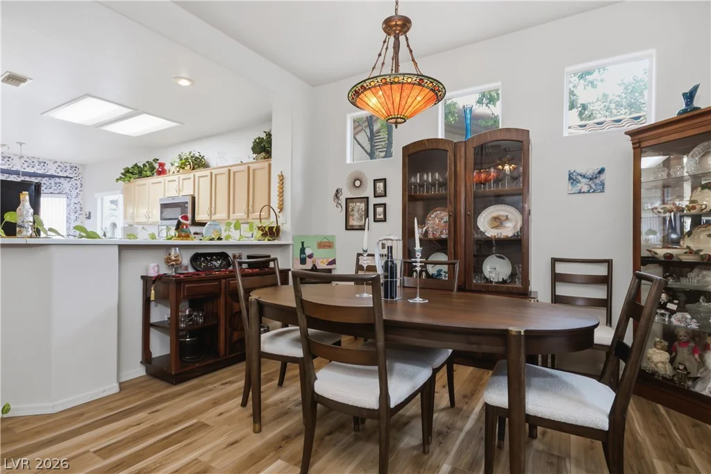 2002 Bellview, Las Vegas, NV 89134