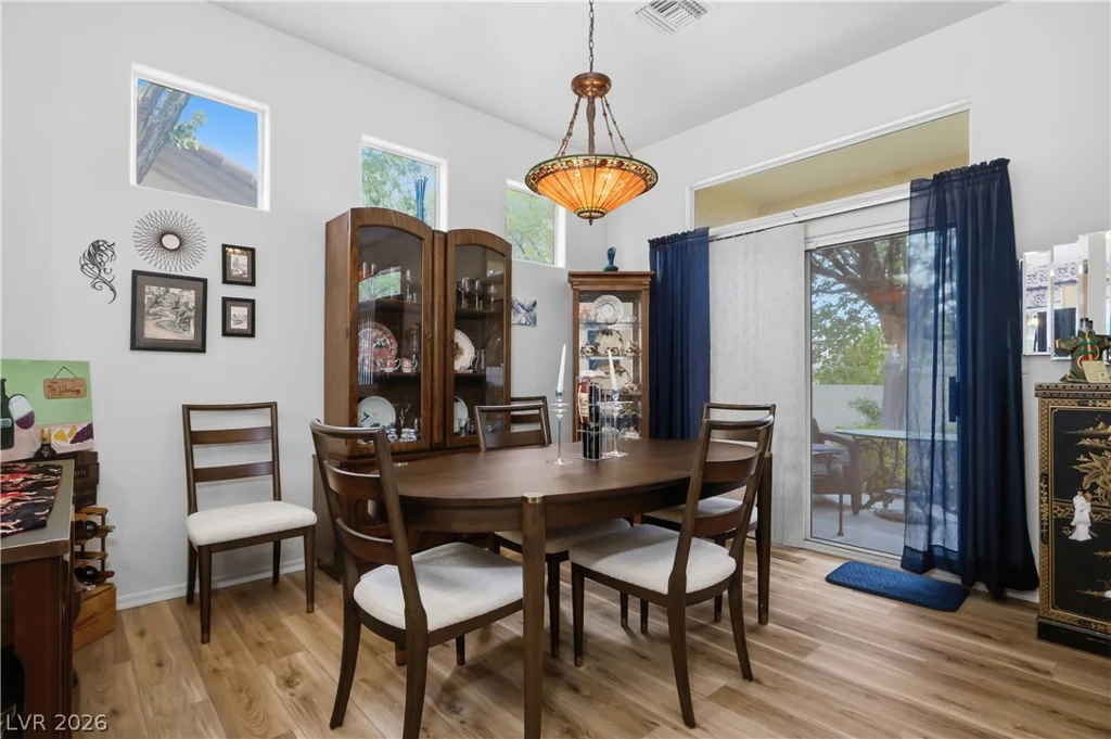 2002 Bellview, Las Vegas, NV 89134
