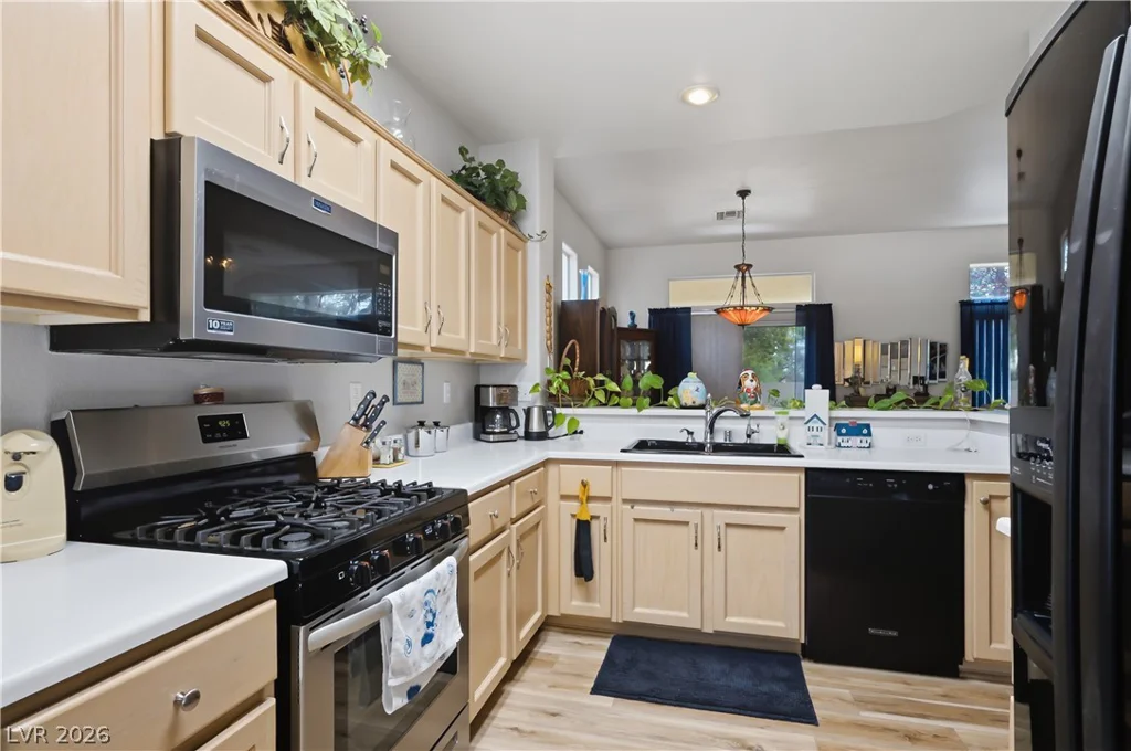2002 Bellview, Las Vegas, NV 89134