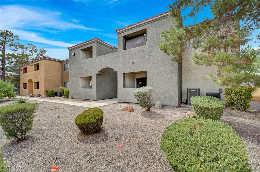 3151 Soaring Gulls, Las Vegas, NV 89128
