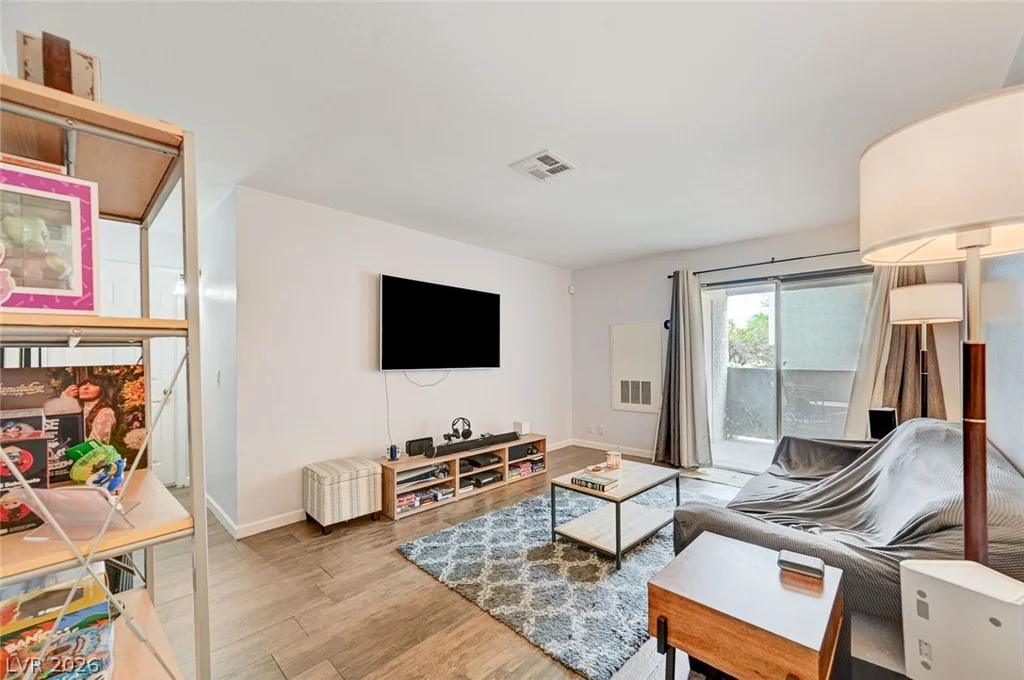 3151 Soaring Gulls, Las Vegas, NV 89128