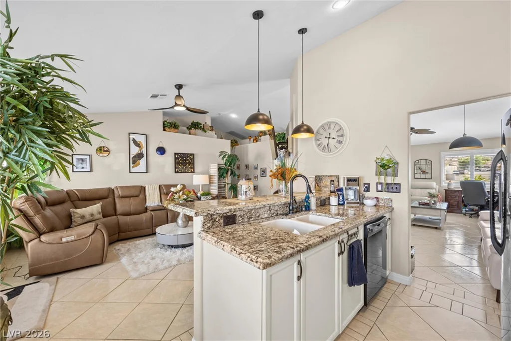 814 Manor Shores, Henderson, NV 89002