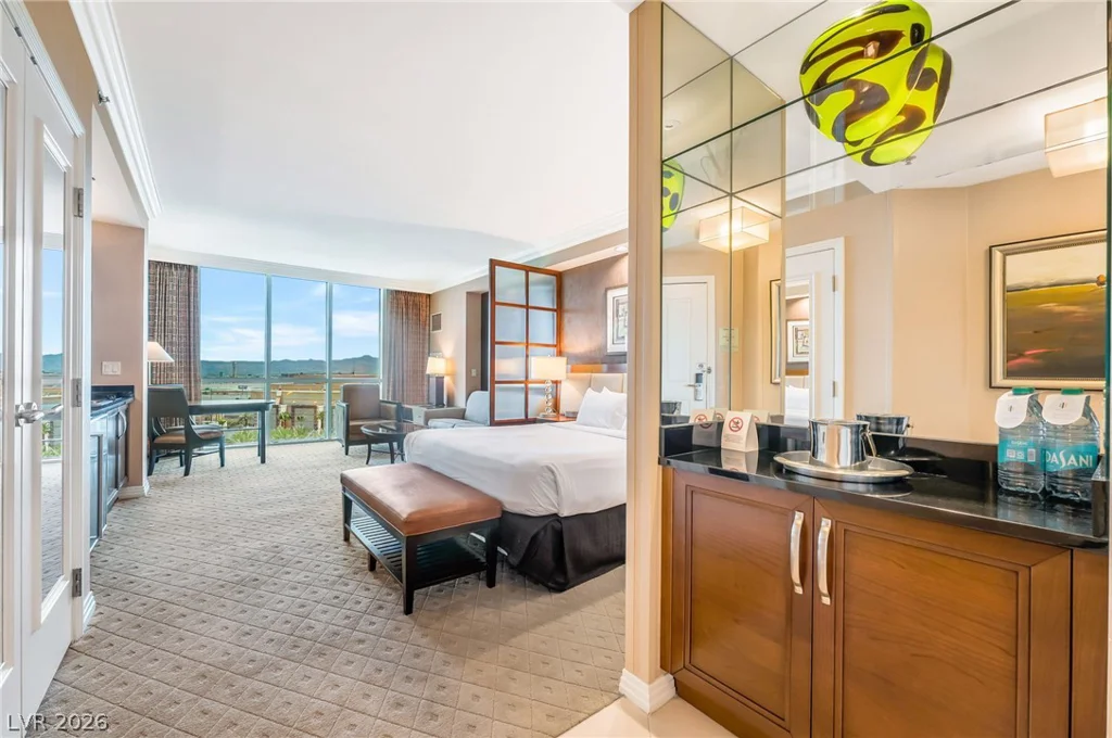 135 Harmon, Las Vegas, NV 89109