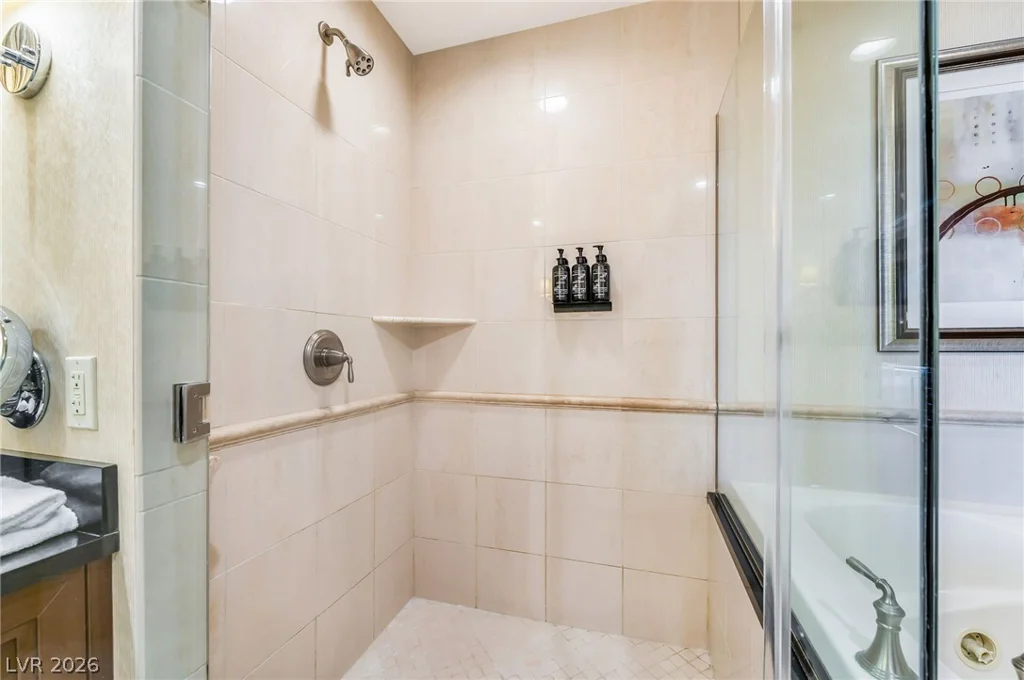 135 Harmon, Las Vegas, NV 89109