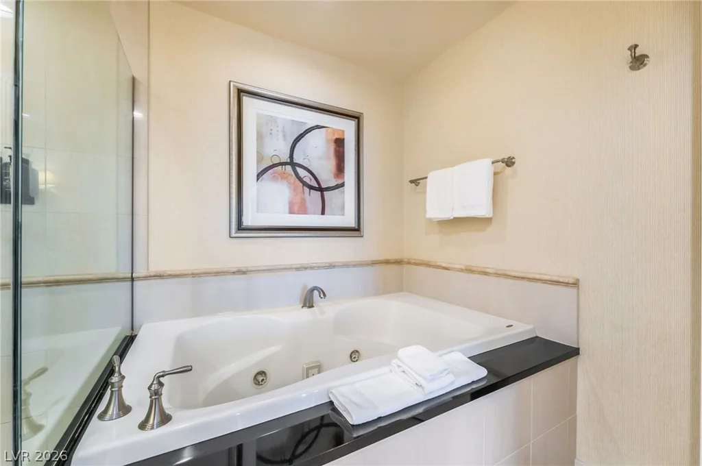 135 Harmon, Las Vegas, NV 89109