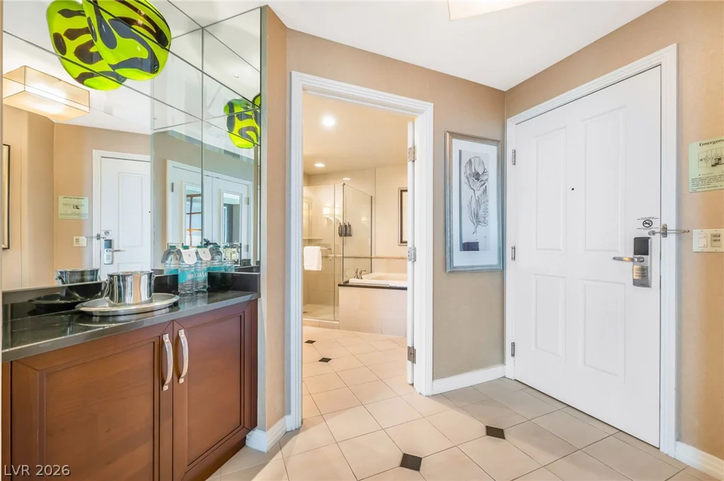 135 Harmon, Las Vegas, NV 89109