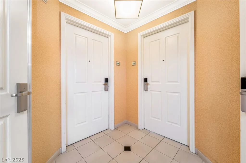 135 Harmon, Las Vegas, NV 89109