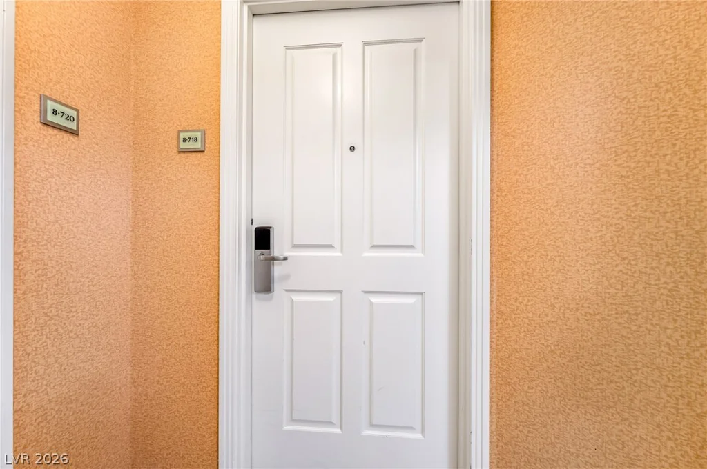 135 Harmon, Las Vegas, NV 89109