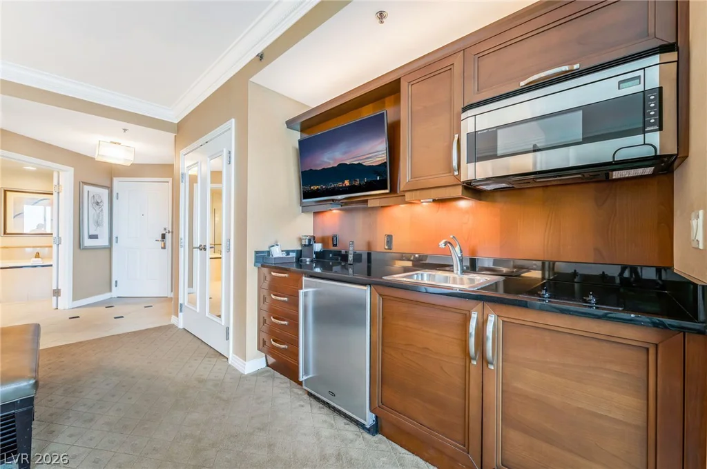 135 Harmon, Las Vegas, NV 89109