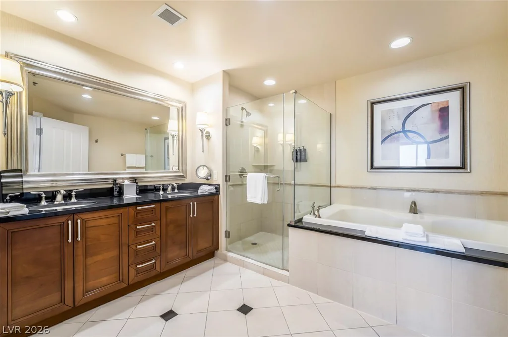 135 Harmon, Las Vegas, NV 89109