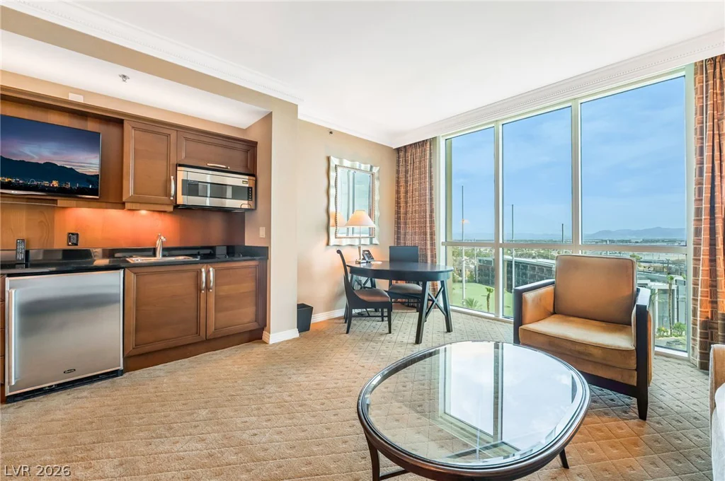 135 Harmon, Las Vegas, NV 89109