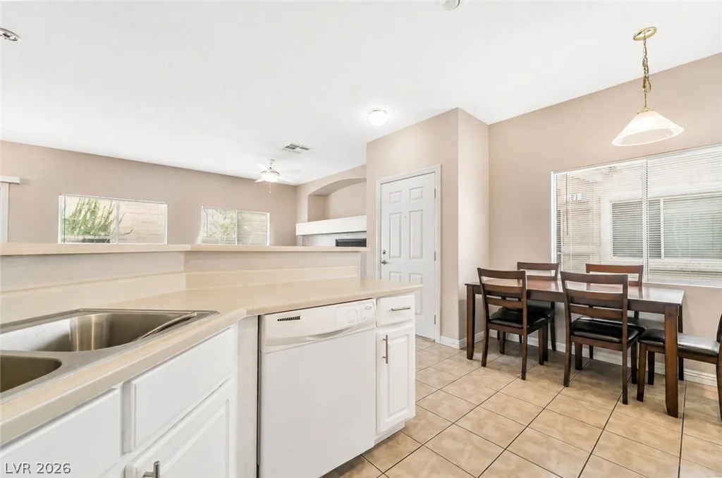 6040 Golden Corral, Henderson, NV 89011