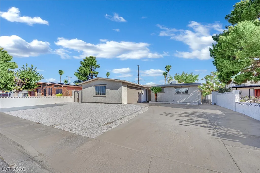 324 Duke, North Las Vegas, NV 89030