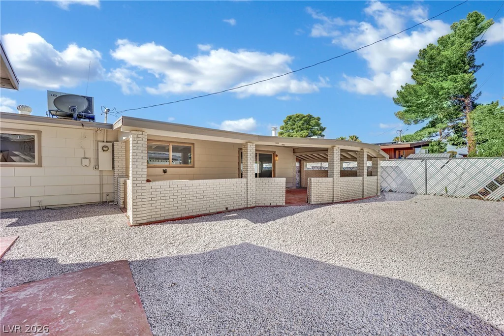 324 Duke, North Las Vegas, NV 89030