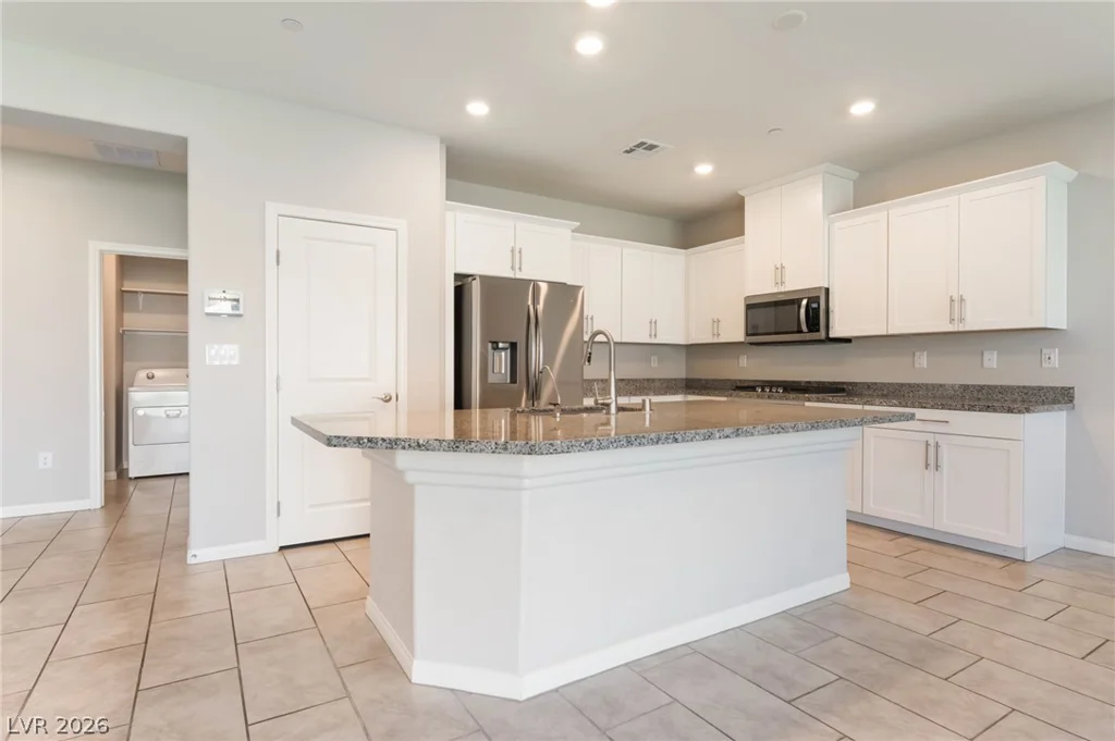 10748 Wild Poppy, Las Vegas, NV 89129