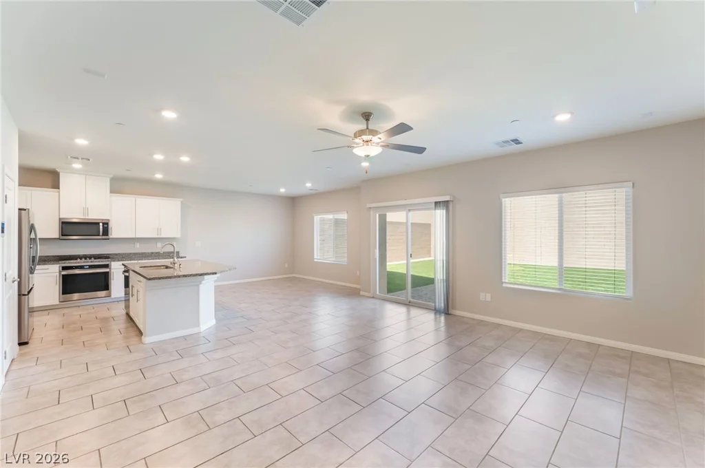 10748 Wild Poppy, Las Vegas, NV 89129