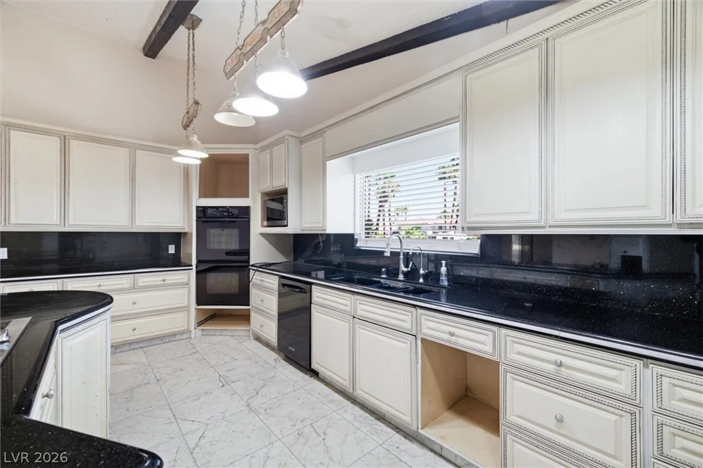 3075 Rosanna, Las Vegas, NV 89117