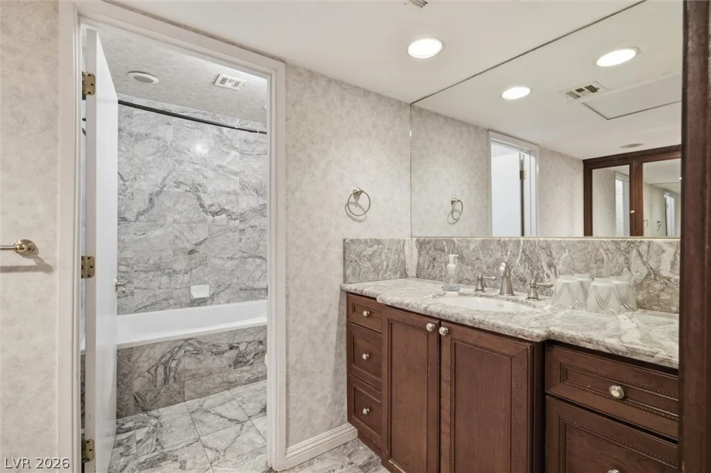 3075 Rosanna, Las Vegas, NV 89117
