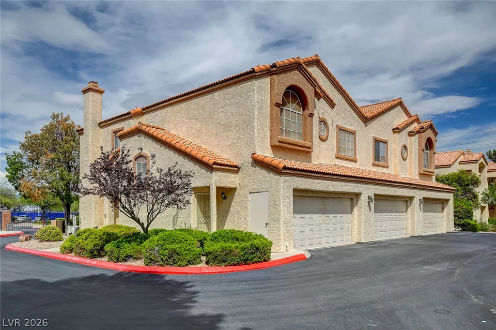 8301 Boseck, Las Vegas, NV 89145
