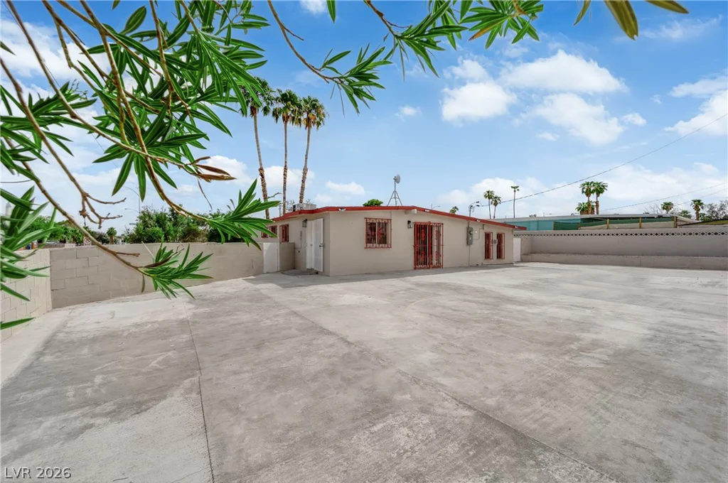 2084 Palma Vista, Las Vegas, NV 89169