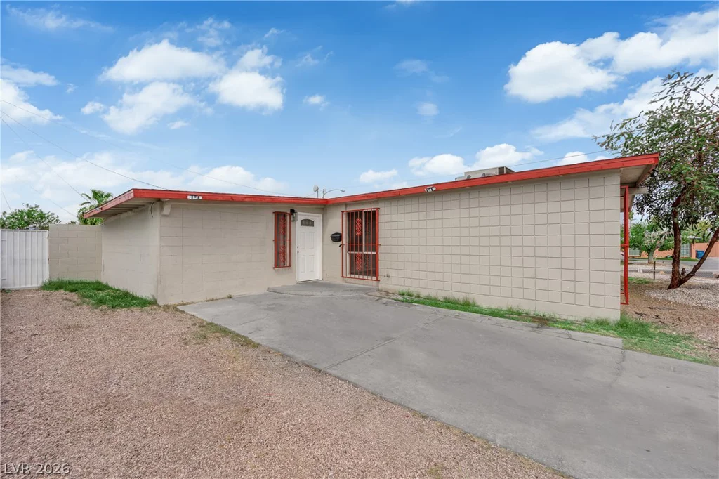 2084 Palma Vista, Las Vegas, NV 89169
