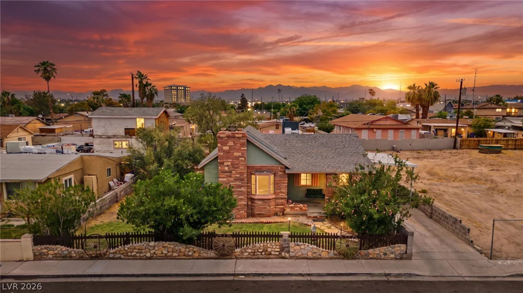 2313 McCarran, North Las Vegas, NV 89030