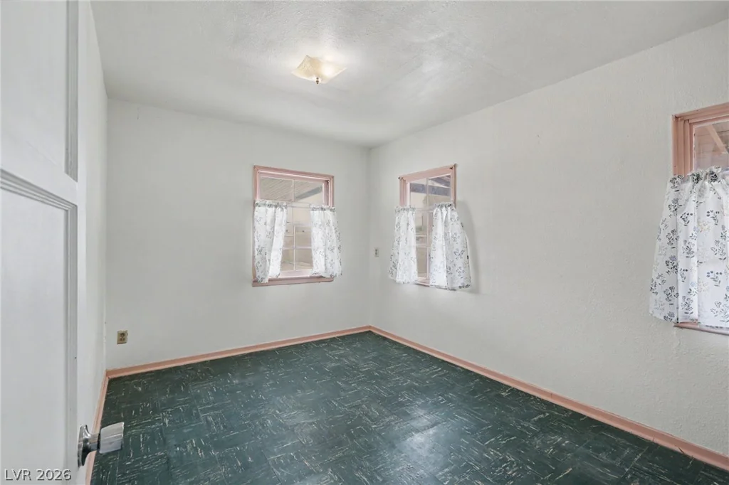 2313 McCarran, North Las Vegas, NV 89030
