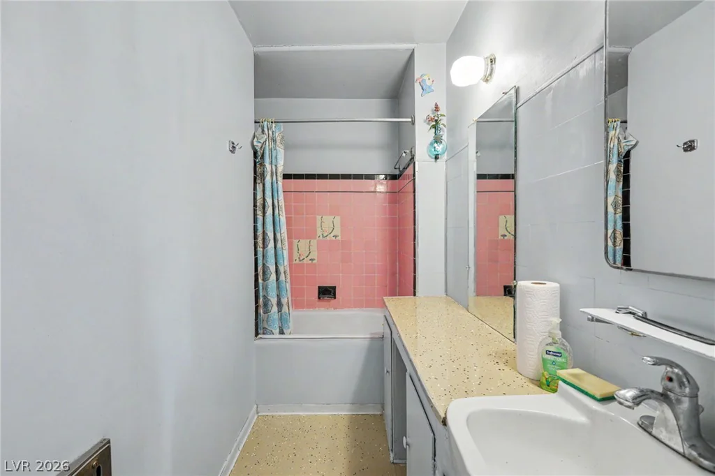 2313 McCarran, North Las Vegas, NV 89030