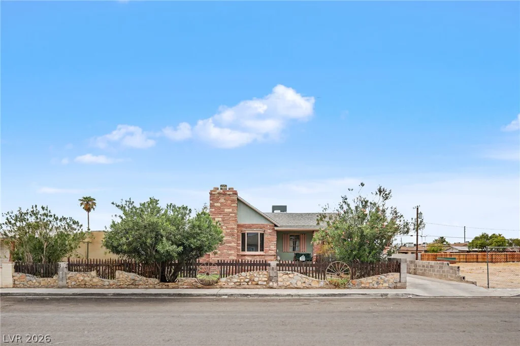 2313 McCarran, North Las Vegas, NV 89030