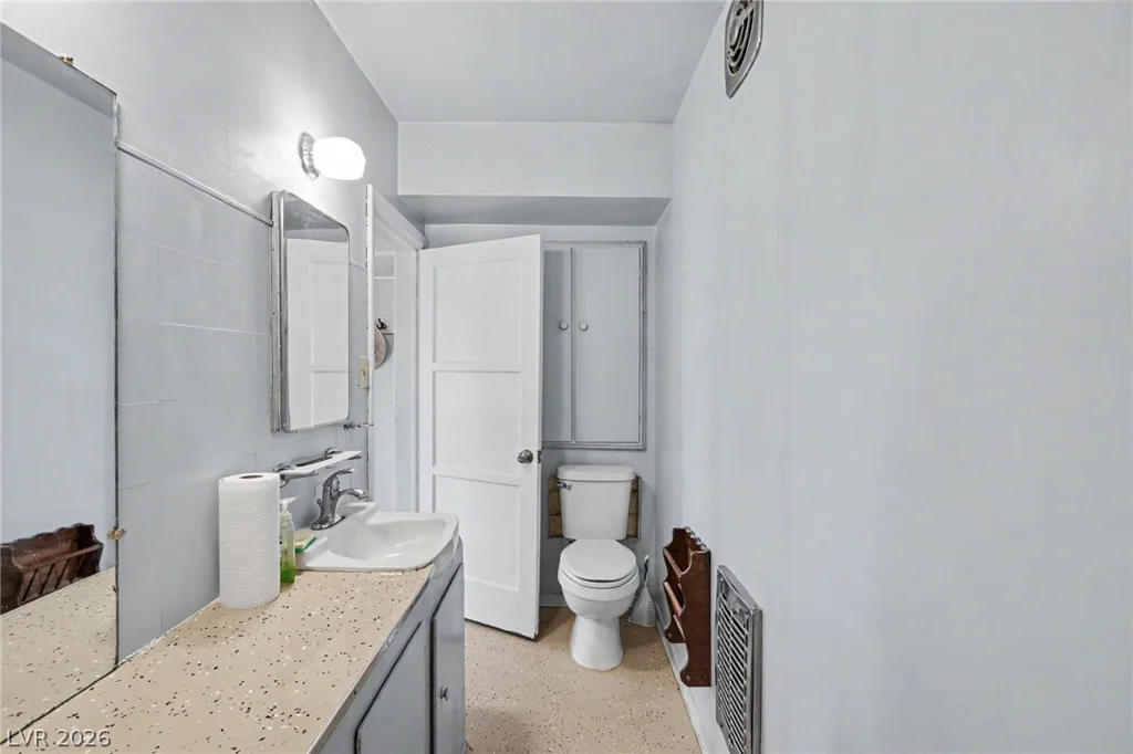 2313 McCarran, North Las Vegas, NV 89030