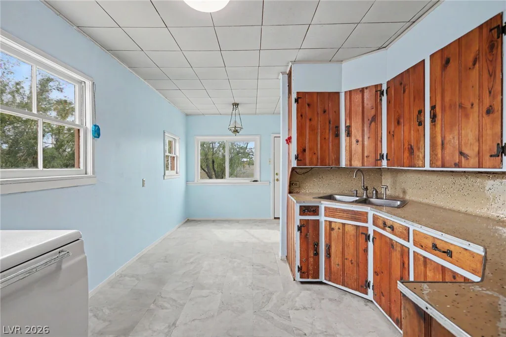 2313 McCarran, North Las Vegas, NV 89030
