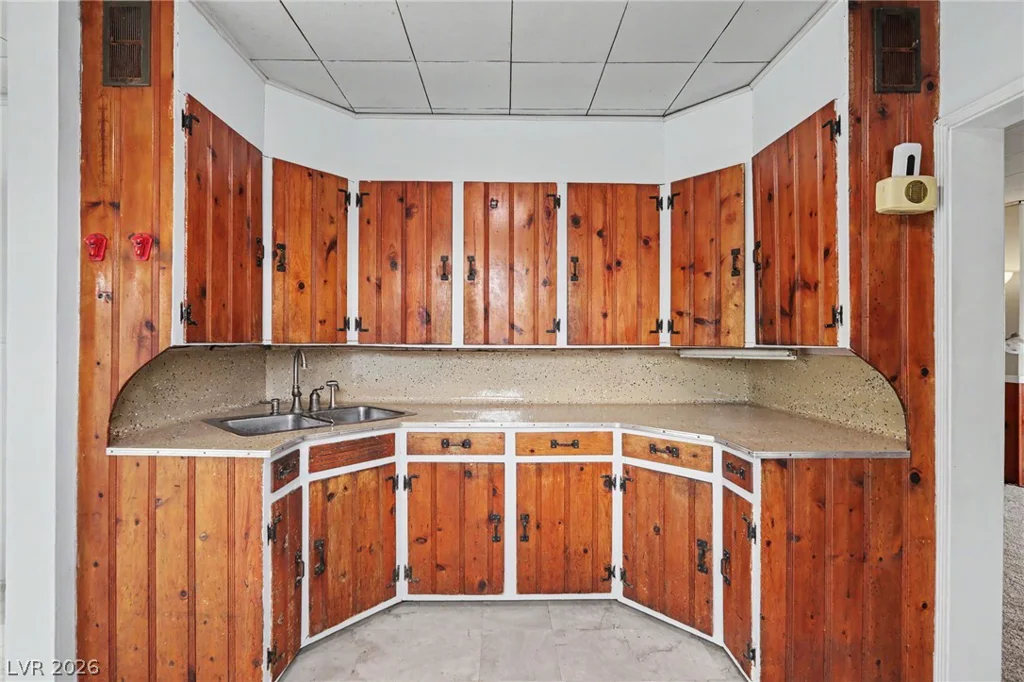 2313 McCarran, North Las Vegas, NV 89030