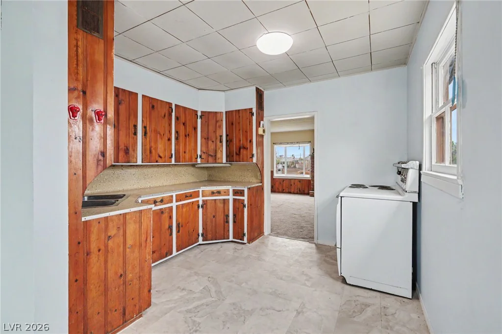 2313 McCarran, North Las Vegas, NV 89030